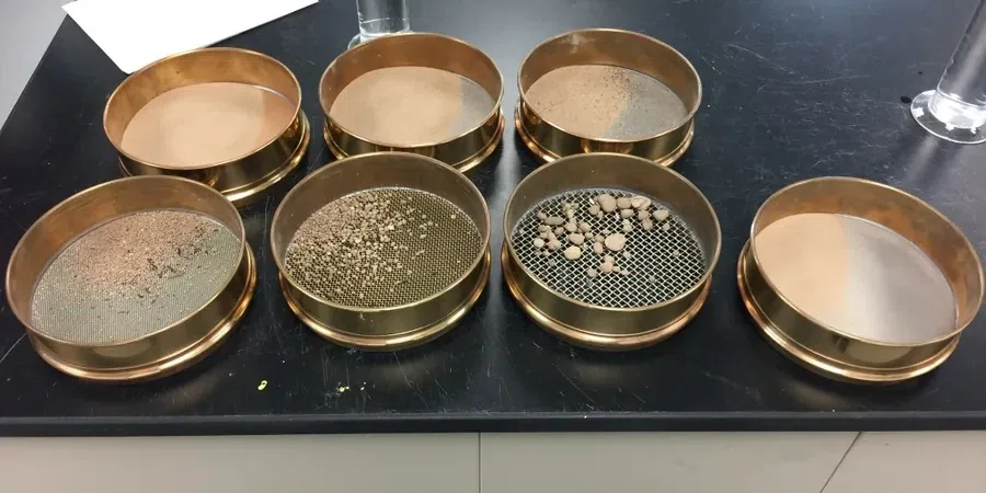 Grain Size Analysis in Port Macquarie | Sieve + Hydrometer ASTM D422 & D6913